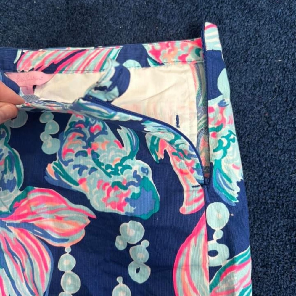 Lilly Pulitzer Magnolia Short, Going Coastal, True Navy - Picture 2 of 3
